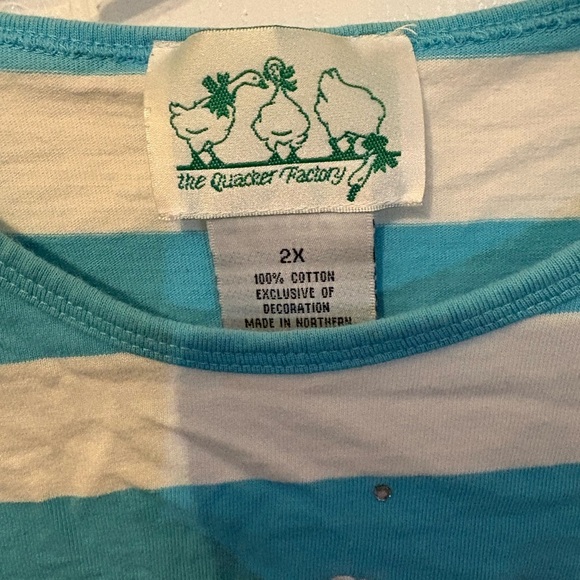 Blue and White Striped Shirt‎ with Daisy Accents - Picture 2 of 3